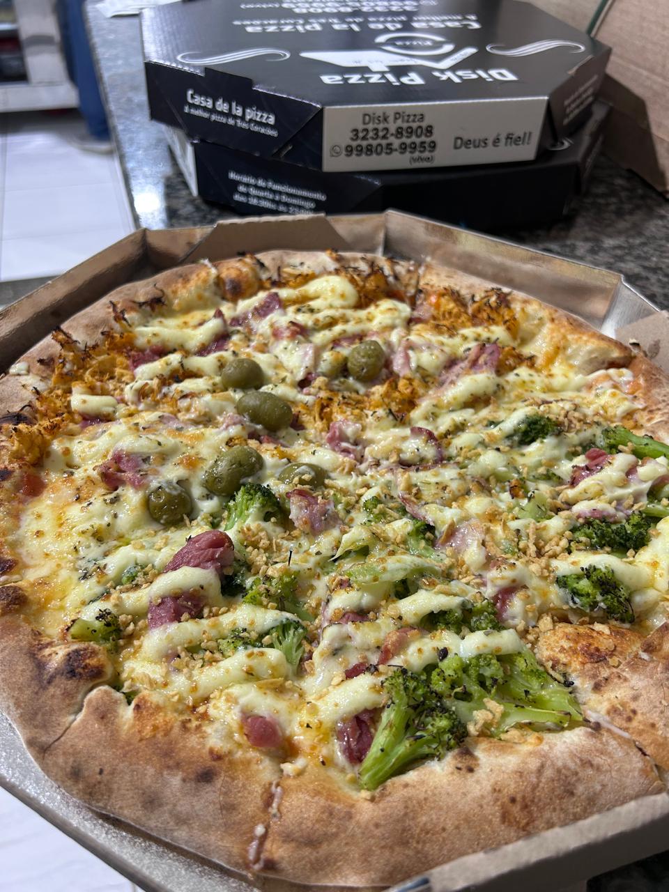 Pizza especial bem recheada da Casa de la Pizza